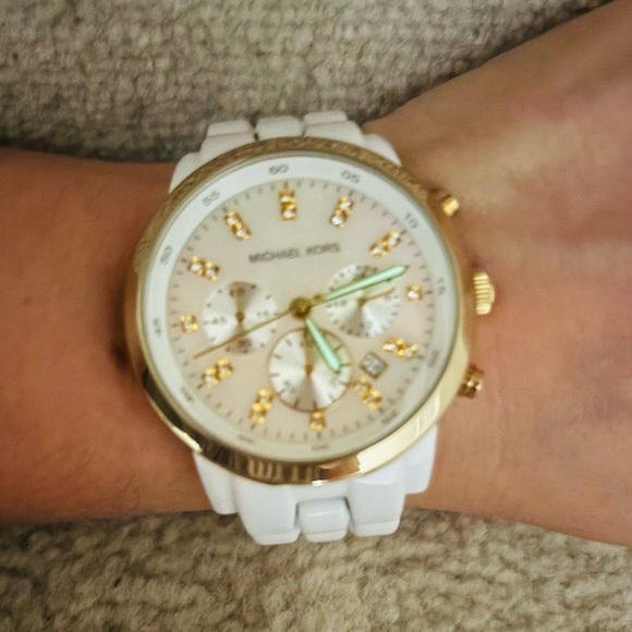 Oversized Michael Kors gold and white tone watch. - Picture 3 of 3